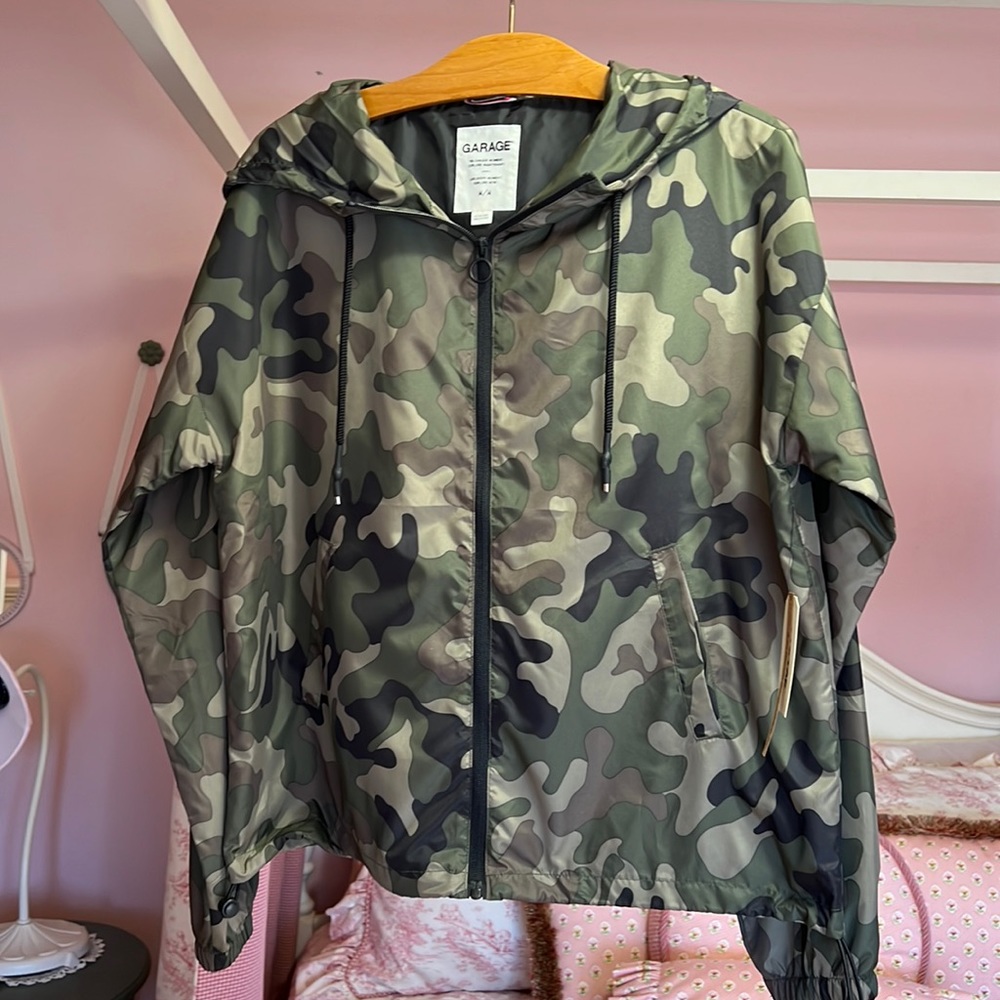 NWT Garage Lightweight Camo jacket size Medium